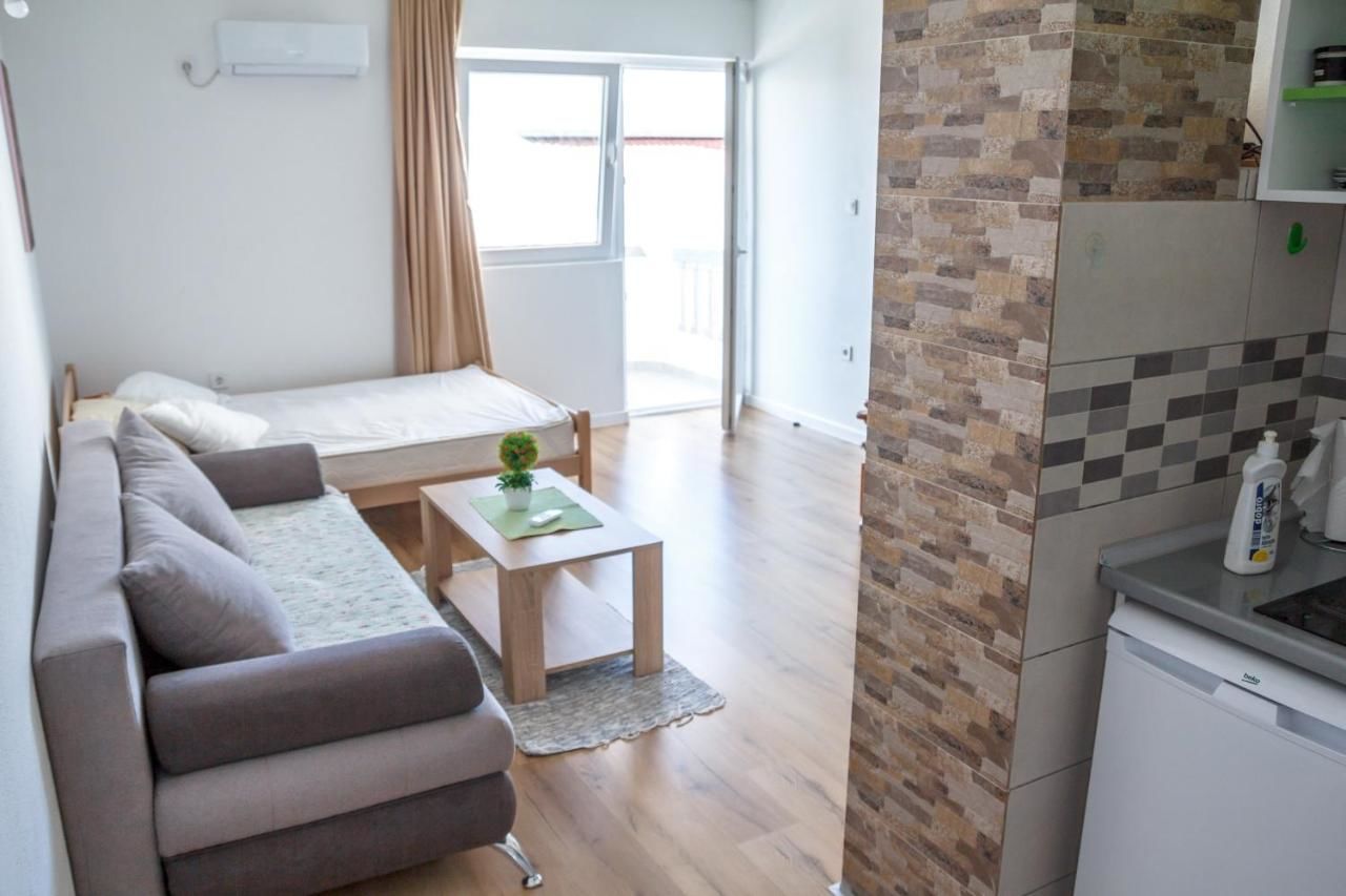 Апартаменты Apartments Miki Бар