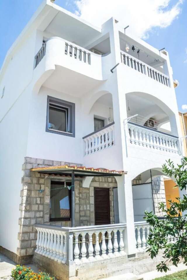 Апартаменты Apartments Miki Бар-3